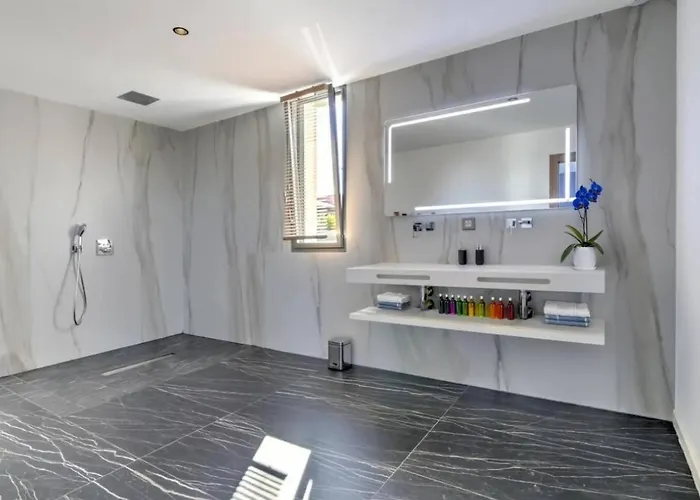 Villa Saquedes 6bd And Pool *